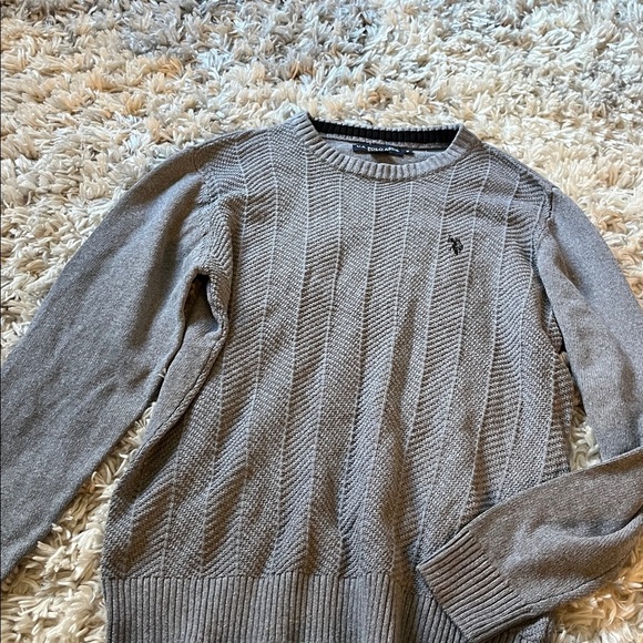U.S. Polo Assn. Gray Knit Sweater - Picture 1 of 2